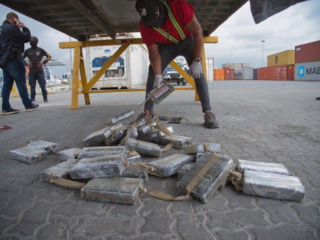 Evidencia de paquetes de cocaína 